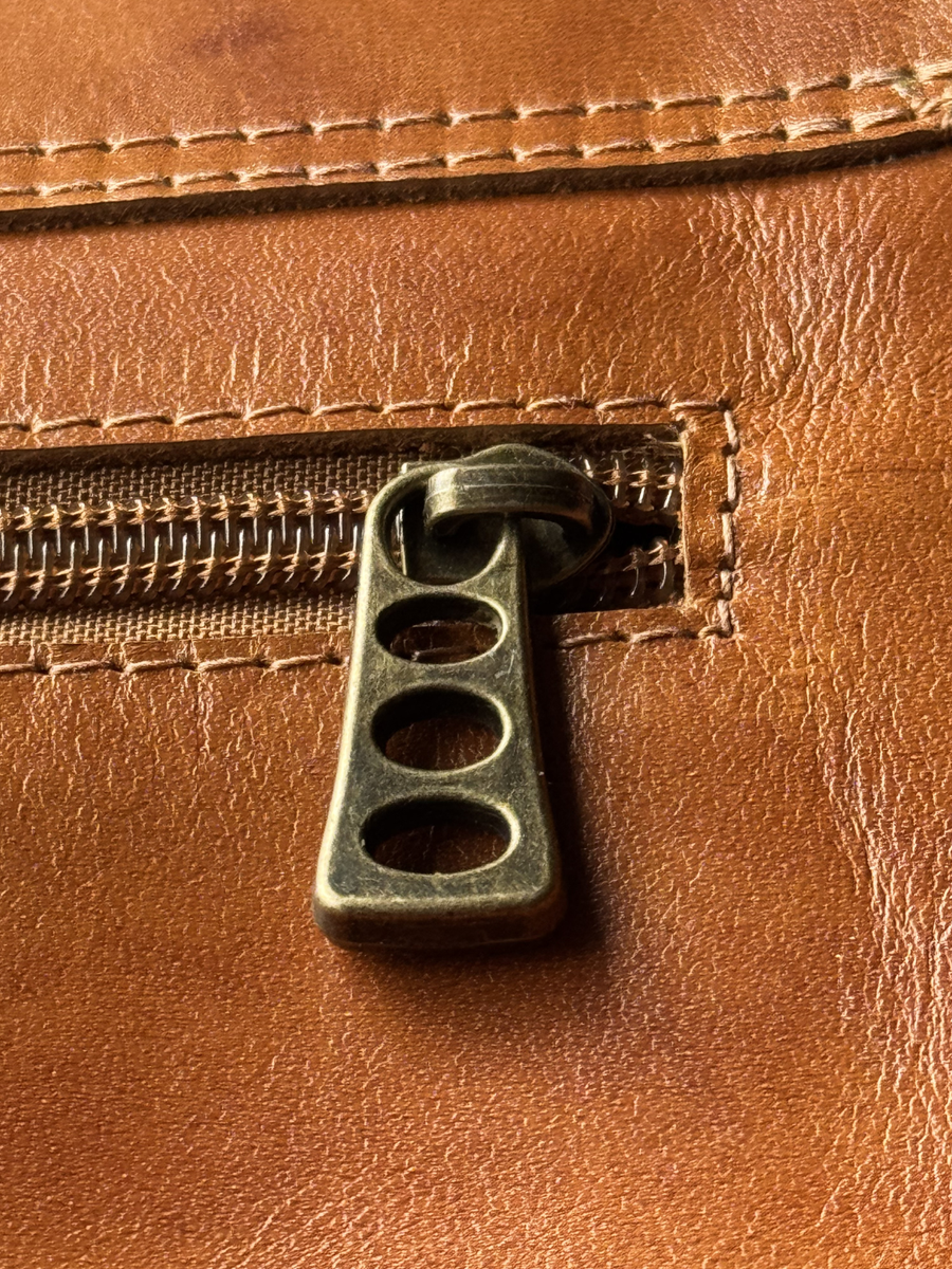 MORRAL DE CUERO GENUINO NYC CARAMEL
