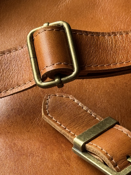 MORRAL DE CUERO GENUINO NYC CARAMEL