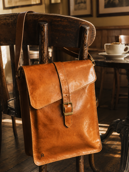 MORRAL DE CUERO GENUINO NYC CARAMEL