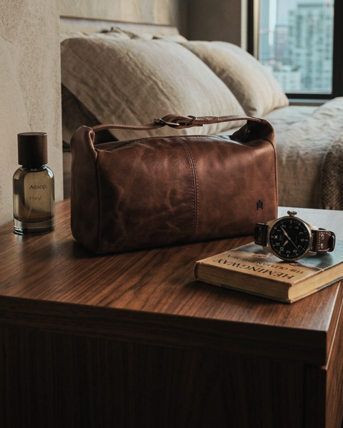 NECESER CUERO TRAVESÍA ARTESANAL CAOBA