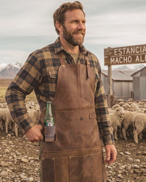 PECHERA ASADOR CUERO PORTA BOTELLA